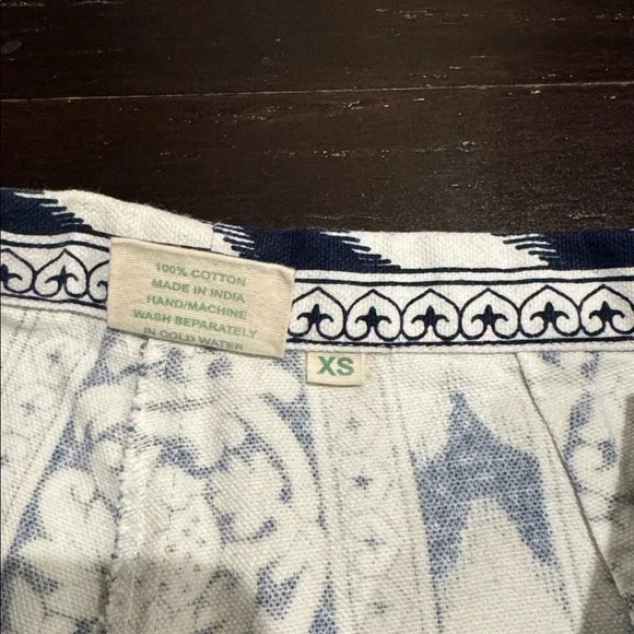 Julia Amory Kelly Shorts - Picture 4 of 4